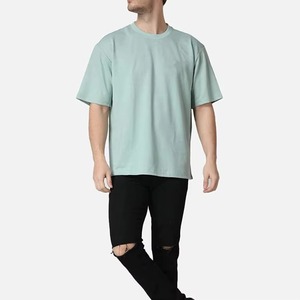 T-shirt pour homme 100% coton, sur mesure, de haute qualité, coupe oversize, effet vieilli, broderie, anti-plis, patch logo, délavé à l'acide - Product Image 4