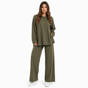 Ensemble survêtement femme oversize col rond avec pantalon large, personnalisable, couleur olive, style décontracté, athleisure, loungewear, streetwear - Product Image 1