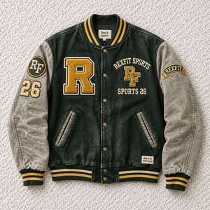 Blouson universitaire en chenille lavée personnalisé unisexe avec grandes lettres brodées, badges sur les manches, boutons-pression, style streetwear, étiquette personnalisée - Product Image 3