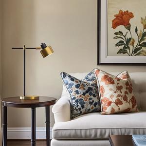 โคมไฟตั้งโต๊ะทองเหลืองสไตล์โบราณพร้อมโคมจีบ ตกแต่งบ้านและโรงแรมแบบคลาสสิก - Product Image 1