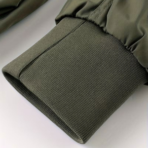 Chaqueta Cargo Multibolsillos de Lona Recubierta para Hombre, Prenda Exterior Estilosa y Funcional para Uso Casual y al Aire Libre - Product Image 5