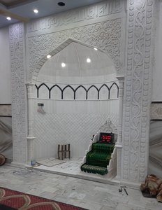 Mur Qibla en marbre architectural islamique, art en pierre artisanal, design moderne, entièrement personnalisable, résistant aux intempéries, à fixer au mur - Product Image 3