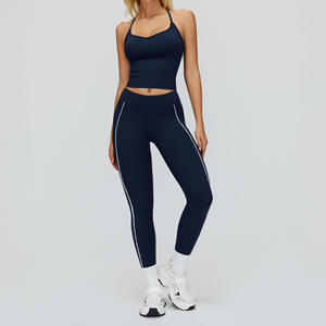 Conjunto de Yoga con Bloques de Color, Diseño sin Espalda con Aberturas, Conjunto para Correr y Hacer Ejercicio al Aire Libre - Product Image 1