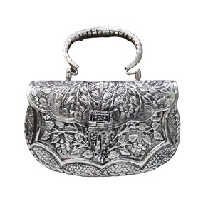 Vintage <b>Silver</b> Brass <b>Clutch</b> With Arched Handle and Intricate Floral Design At Wholesale Cheap Price from India - Product Image 2