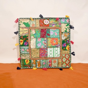 Cojines de suelo bohemios Funda de cojín decorativa Sari Patchwork Cojín - Product Image 1