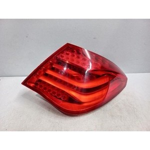 ไฟท้ายด้านขวาของรถซีรีส์ 7 ในแผงด้านข้าง ขวา มือสอง ของแท้ OEM 7182198 - Product Image 2