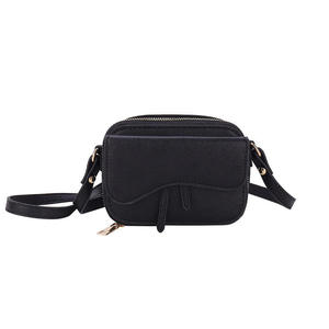 Bolsos de cuero genuino al por mayor, bolso de mano de cuero para mujer, logotipo personalizado, MOQ bajo, suministro para boutiques y minoristas - Product Image 1