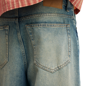 กางเกงยีนส์ขาสั้นผู้ชาย ระบายอากาศดี ใส่สบาย เหมาะกับฤดูร้อน เอวกลาง ทรงขากว้าง ผ้าฝ้ายทอ  รับผลิตตามแบบ ขายส่ง - Product Image 3