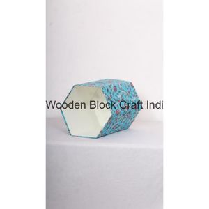 Envoltorio floral hecho a mano con estampado floral y tela de algodón. Ideas ecológicas de contenedores de cartón para decoración del hogar. - Product Image 3