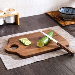 Planche à découper en bois classique pour la cuisine, surface durable pour hacher la viande, les légumes, les fruits, le pain et le fromage, utilisation à la maison, à l'hôtel - Product Image 4