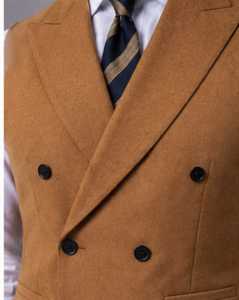 Camisa de cuero color mostaza para hombre con cuello occidental y botones - Product Image 3