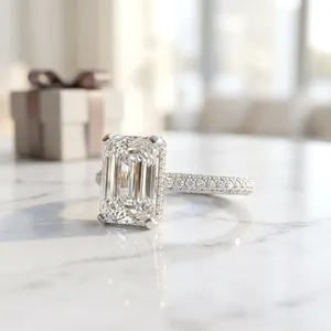 Anillo de Compromiso con Diamante Cultivado en Laboratorio, Corte Esmeralda, F VVS2, Certificado IGI, Oro de 18K, Estilo Clásico para Mujer, Anillo de Boda - Product Image 3