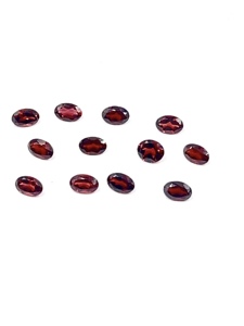 Gema suelta de granate natural de Mozambique, corte ovalado, 4x6mm, piedra roja calibrada para diseño de joyería, compradores mayoristas de China - Product Image 1