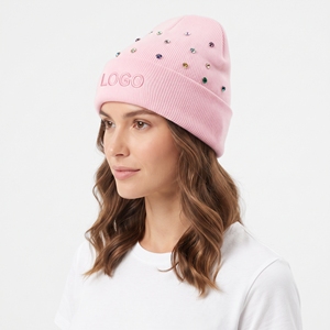 Bonnet d'hiver rose personnalisé brodé, bonnet tricoté chaud, doux, décoré de strass et de perles, couvre-chef pour femmes par temps froid - Product Image 5