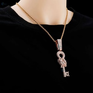 Pendentif Clé en Moissanite Ronde Taille Brillant Effet Givré, Argent 925, Breloques Micro-Luxe, Bijoux Cadeau, Collier Pendentif Hip Hop Personnalisé - Product Image 2