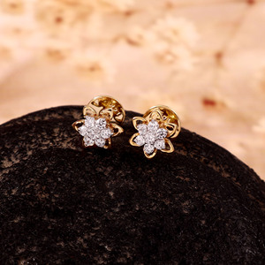 Boucles d'oreilles en or jaune 14 carats avec zircon, forme de fleur, luxe pour femmes, cadeau pour mariage ou fête - Product Image 1