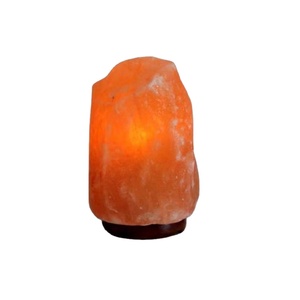 Lampe au sel naturel rose de l'Himalaya fabriquée à la main OEM 100% pour la décoration de la maison et du bureau - Product Image 1
