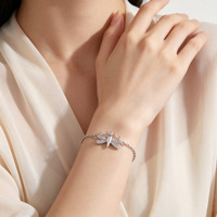 Magnifique bracelet de luxe pour femme en argent sterling 925, orné de zircons cubiques et d'un design charmant