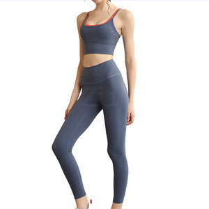 Ensemble de yoga pour femmes sur mesure de style unique, ensemble de yoga pour femmes de couleur unie, fabrication pakistanaise d'ensembles de yoga pour femmes - Product Image 2