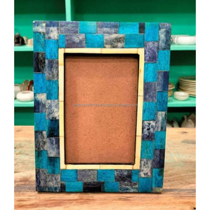 Cadre photo en bois fait main avec motif mosaïque bleu sarcelle, accent de décoration intérieure riche et contemporain - Product Image 1