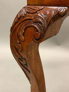 Sillón Antiguo de Madera de Caoba Tallada Estilo Chippendale - Product Image 2