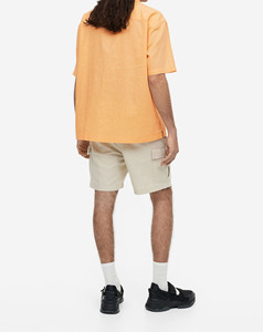 Camisa casual de manga larga para hombre, 100% algodón, con cuello vuelto, diseño de sublimación, logotipo clásico bordado en la solapa. - Product Image 2