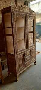 Armoires en bois faites à la main, aspect vintage, au charme rustique, idéales pour la décoration intérieure, le rangement, les chambres, les espaces de vie et les boutiques. - Product Image 2