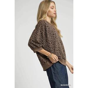 Umgee Sweat-shirt surdimensionné à col rond imprimé léopard pour femme, couleur MUSHROOM, taille S - Product Image 3