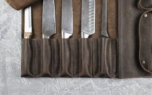 Étui à couteaux de chef portable léger classique en cuir véritable fait main de haute qualité, 4-6 compartiments pour accessoires de cuisine - Product Image 4