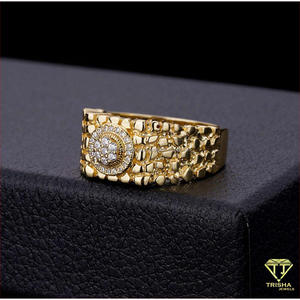 Bague en moissanite avec design médaillon audacieux en argent sterling 925 pour bijoux de mode hip-hop haut de gamme - Product Image 2