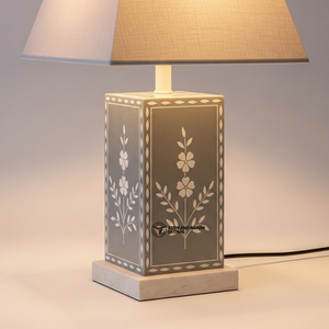 Lampe à incrustations osseuses de couleur neutre |   Lampe de chevet élégante avec abat-jour en tissu - Product Image 3