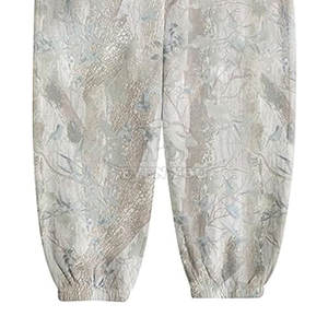 Pantalones Deportivos con Estampado de Camuflaje Selva Hechos en Pakistán, Diseñados con Corte Holgado y Tela Cómoda para un Estilo Urbano - Product Image 4