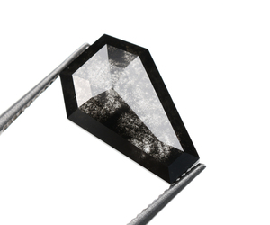 Diamante Cultivado en Laboratorio con Certificación IGI, Corte Elegante de 1.80 Ct, Perforado con Láser, Forma de Ataúd, Suelto, Personalizado, en Oferta - Product Image 1