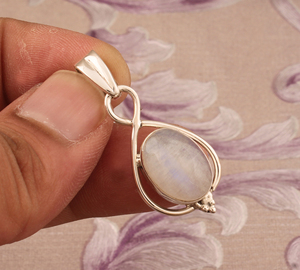 Wholesale Handcrafted Rainbow Moonstone Jewelry for Women Trendy Bohemian 925 Silver Pendant Genuine Gemstone Birthstone - Product Image 3