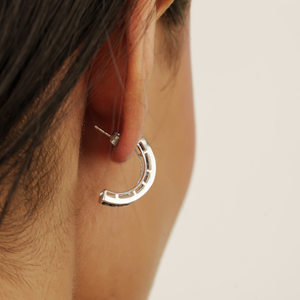 Aros Clásicos de Plata 925 con Incrustaciones de Zafiros para Uso Diario Femenino, Diseño Geométrico - Product Image 4