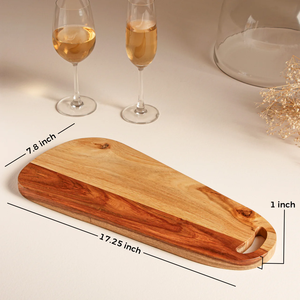 Planche à découper classique en bois avec surface lisse, construction durable et texture de bois naturel - Product Image 4