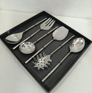 Ensemble de serveurs à salade modernes en acier inoxydable poli miroir, robustes et écologiques, pour la restauration et les événements - Product Image 2