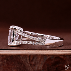 แหวนเพชรเจ้าหญิง 2 กะรัต เพชรเพาะเลี้ยงในห้องปฏิบัติการ ประดับเพชรแบบสปลิตพาเว่ ทองคำขาว 10K รับรองโดย IGI สำหรับงานหมั้นและงานแต่งงาน - Product Image 3
