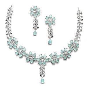 Conjunto de Collar y Pendientes de Flores Plateados con Cristales de Estrás Azul Claro, Joyería Romántica para Mujer para Bodas - Product Image 1