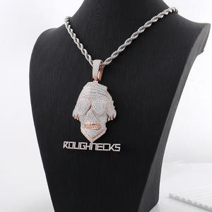 Colgante de Plata 925 Bañado en Oro de 14K con Moissanita, Diseño Cara de Mono con Gafas de Sol, Estilo Hiphop, Amuleto Temático, Unisex, Uso Diario - Product Image 2