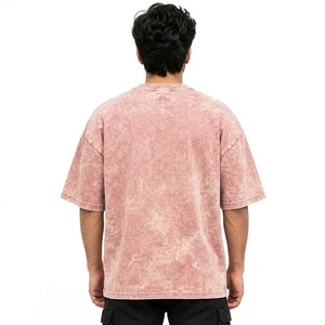 เสื้อยืดโอเวอร์ไซส์ผู้ชายผ้าฝ้ายเนื้อนุ่มเย็บทนทาน ลุคเท่ห์สไตล์คนเมือง ลายฟอกสี  เสื้อยืดโอเวอร์ไซส์ผู้ชายผ้าเนื้อนุ่มลายฟอกสี - Product Image 2