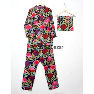 Pyjamas pour femmes imprimés numériquement faits à la main en Inde - Ensemble romantique d'hiver et d'été en coton pur 100% de qualité supérieure - Product Image 5