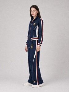 Conjunto Deportivo Casual para Mujer con Tela Suave y Elástica, Sensación Ligera y Diseño Moderno para Comodidad y Estilo Durante Todo el Día - Product Image 3