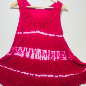 Top Túnica Boho sin Mangas para Mujer, Color Vino Tinto, con Estampado Tie-Dye y Cuello Redondo |   Vestido Casual Holgado y Cómodo con Corte Evase para Verano - Product Image 1