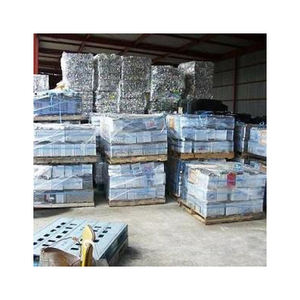 Chatarra de baterías de plomo drenadas de alta calidad, residuos de vehículos usados para extracción, recuperación y reciclaje de plomo, suministro para fábricas de fundición, 99% Pb - Product Image 4