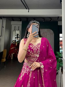 คอลเลคชั่นใหม่ TENNECY ชุดเลเฮนกา โจลี ผ้าปักลายเส้นด้าย Naysha แบบยืดได้ พร้อมผ้าคลุมไหล่ สำหรับงานปาร์ตี้ งานแต่งงาน งานดิวาลี ทุกฤดูกาล - Product Image 3