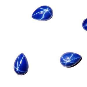 Zafiro Azul Estrella Pera 8x12 mm 4 Quilates, Cabujón Pulido Creado en Laboratorio con Efecto Estrella de 6 Rayos, 4 mm de Altura para Fabricación de Joyas - Product Image 1
