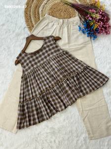 Collection de pantalons à poches et hauts sans manches en lin et coton à imprimé moderne, fournisseur de Surat pour la mode féminine - Product Image 3