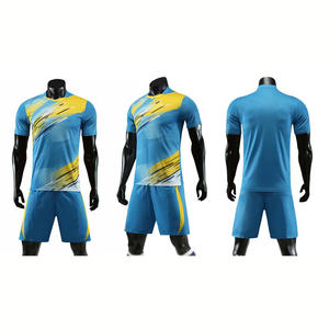 Maillots et shorts de football personnalisés pour adultes et garçons, prêts pour la sublimation, 100 % polyester, séchage rapide, uniformes de football avec couleurs personnalisées - Product Image 3