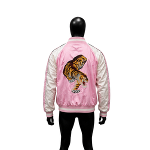 Veste de baseball en satin rose avec manches contrastées blanches, broderie double tête de tigre de qualité supérieure, veste bomber de luxe pour homme - Product Image 2